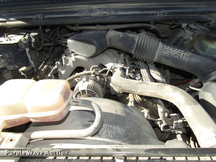 image for item DH8332 1999 Ford F250 Super Duty SuperCab utility bed pickup truck