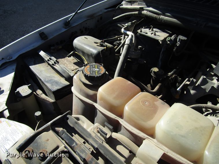 image for item DH8332 1999 Ford F250 Super Duty SuperCab utility bed pickup truck