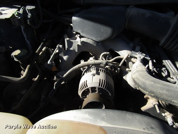 image for item DH8332 1999 Ford F250 Super Duty SuperCab utility bed pickup truck