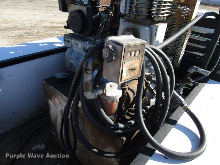 image for item DH8332 1999 Ford F250 Super Duty SuperCab utility bed pickup truck