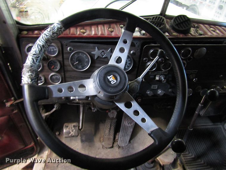 image for item DH8334 1975 Kenworth semi truck