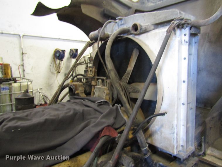 image for item DH8334 1975 Kenworth semi truck