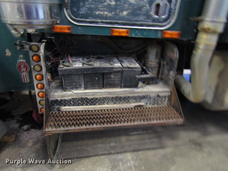 image for item DH8334 1975 Kenworth semi truck