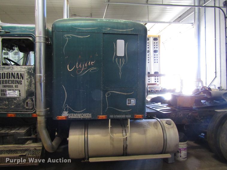 image for item DH8334 1975 Kenworth semi truck