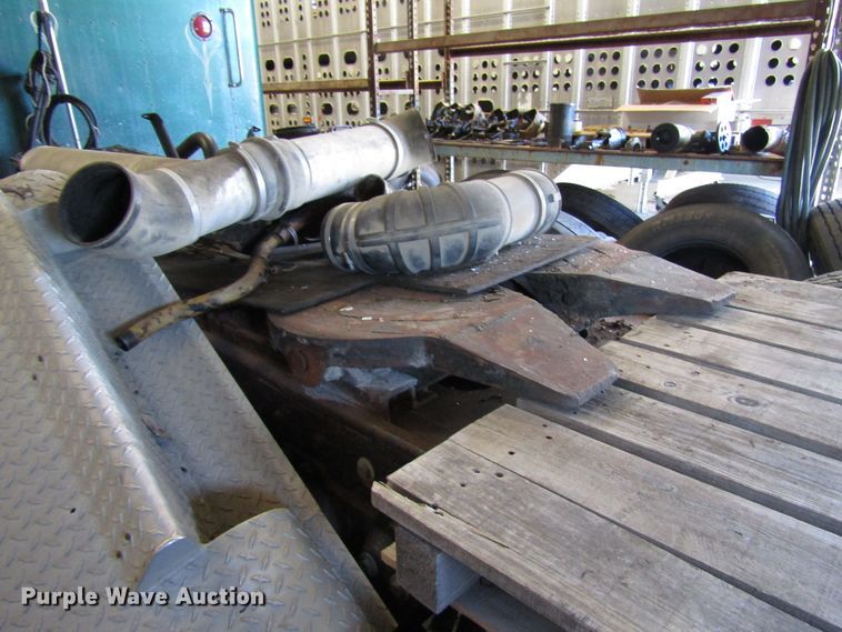 image for item DH8334 1975 Kenworth semi truck