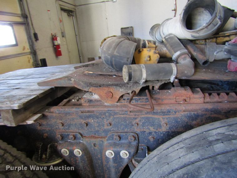 image for item DH8334 1975 Kenworth semi truck