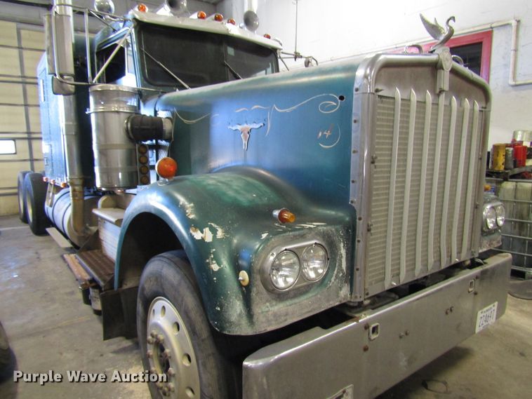 image for item DH8334 1975 Kenworth semi truck