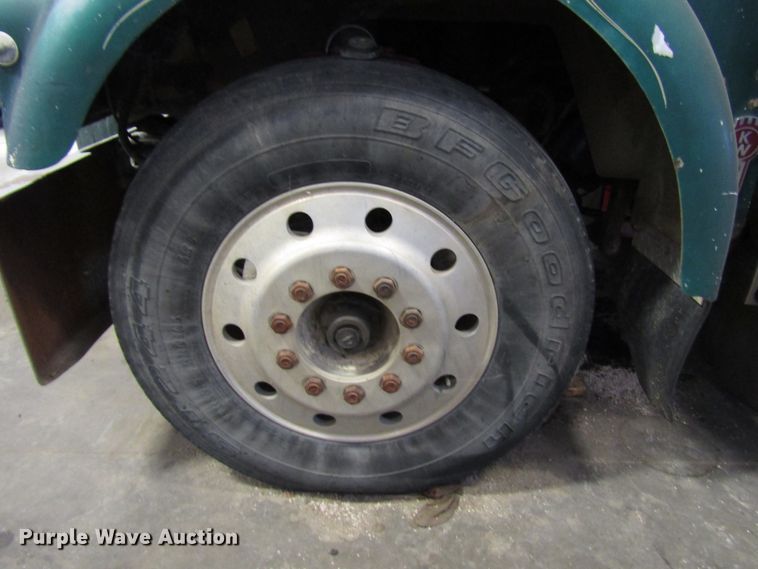 image for item DH8334 1975 Kenworth semi truck