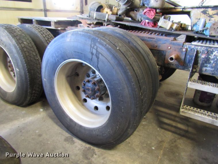 image for item DH8334 1975 Kenworth semi truck