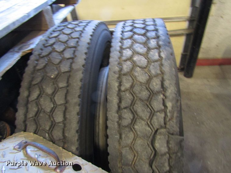 image for item DH8334 1975 Kenworth semi truck