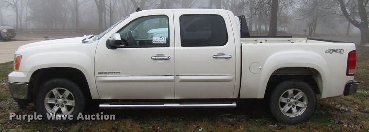 image for item DH8364 2013 GMC Sierra 1500 Crew Cab pickup truck