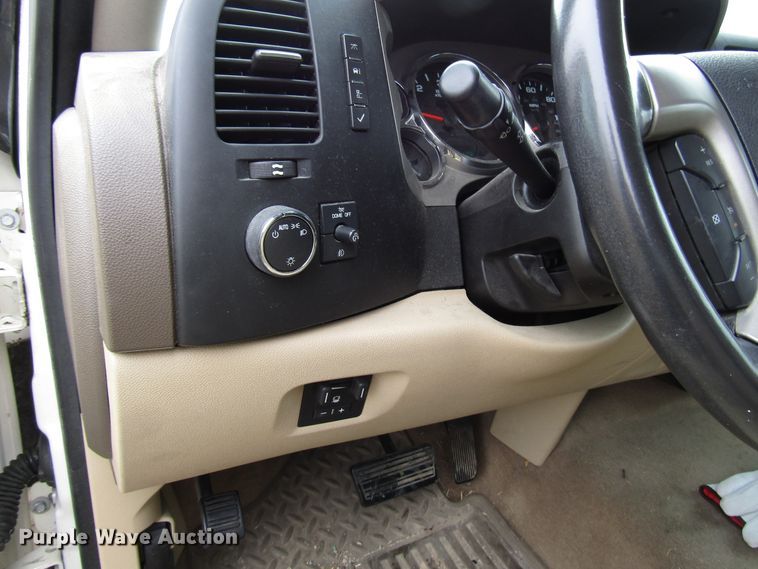 image for item DH8364 2013 GMC Sierra 1500 Crew Cab pickup truck