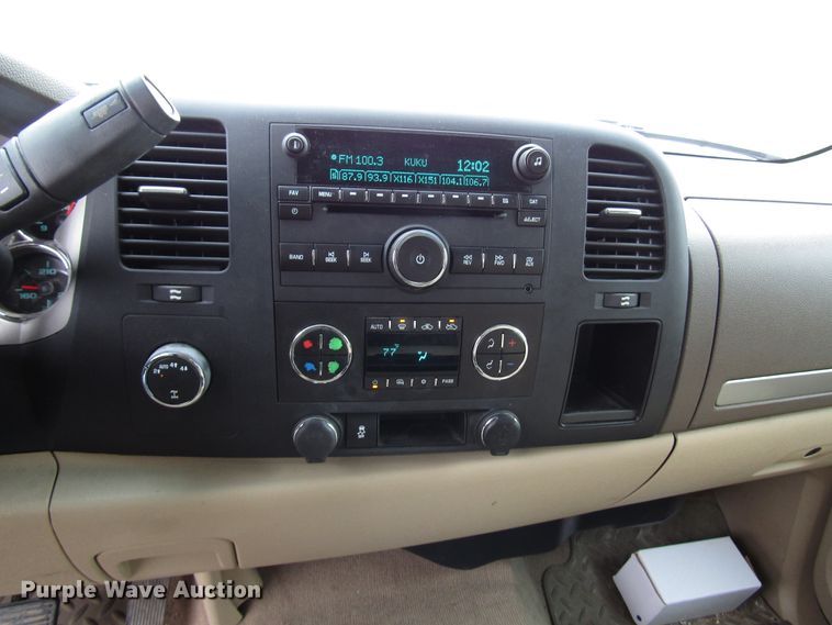 image for item DH8364 2013 GMC Sierra 1500 Crew Cab pickup truck