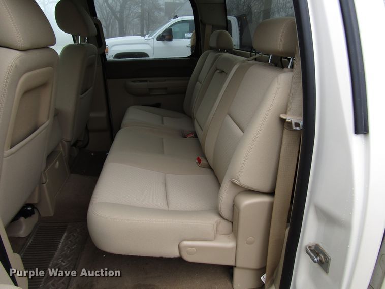 image for item DH8364 2013 GMC Sierra 1500 Crew Cab pickup truck