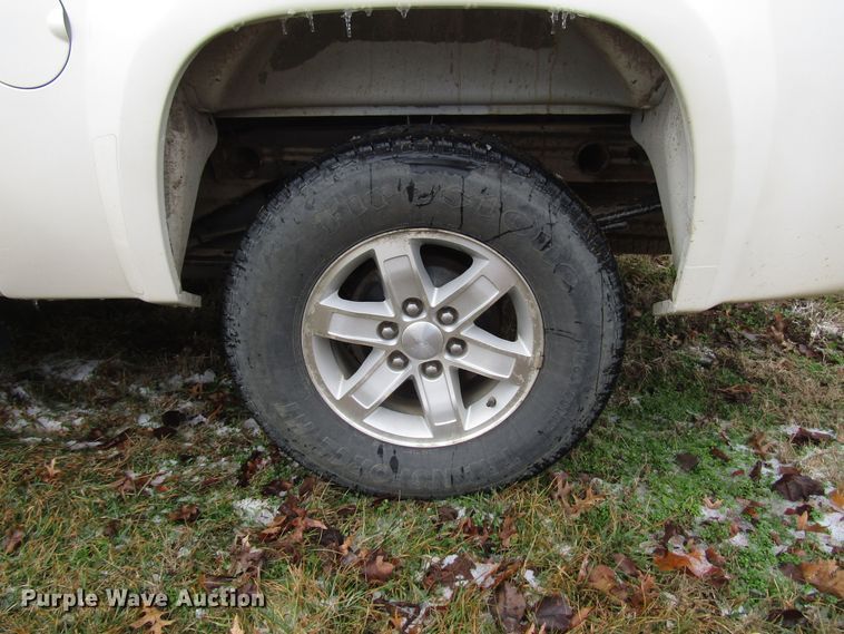 image for item DH8364 2013 GMC Sierra 1500 Crew Cab pickup truck