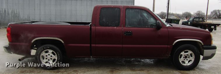 image for item DH8379 2003 Chevrolet Silverado 1500 Ext. Cab pickup truck