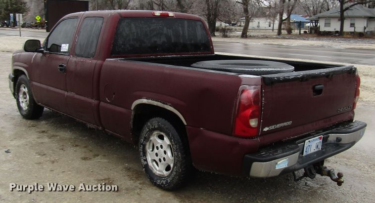 image for item DH8379 2003 Chevrolet Silverado 1500 Ext. Cab pickup truck