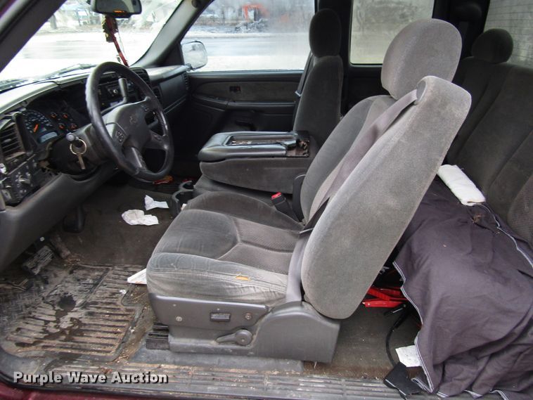 image for item DH8379 2003 Chevrolet Silverado 1500 Ext. Cab pickup truck