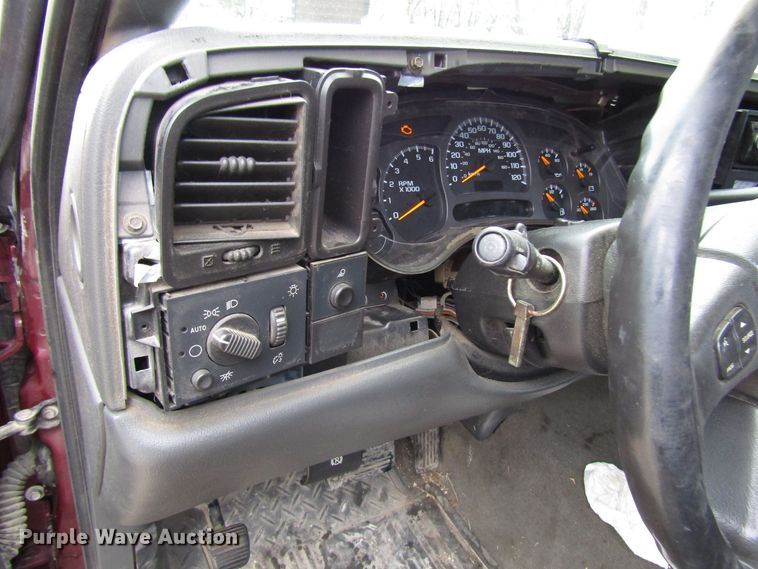 image for item DH8379 2003 Chevrolet Silverado 1500 Ext. Cab pickup truck