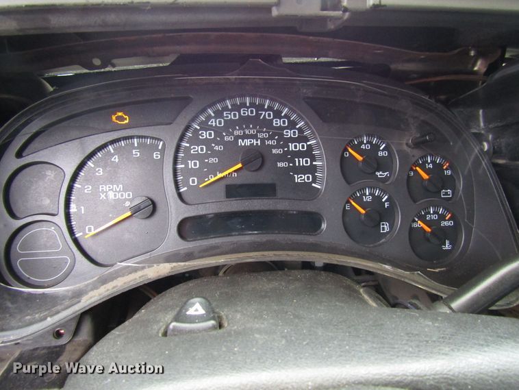 image for item DH8379 2003 Chevrolet Silverado 1500 Ext. Cab pickup truck