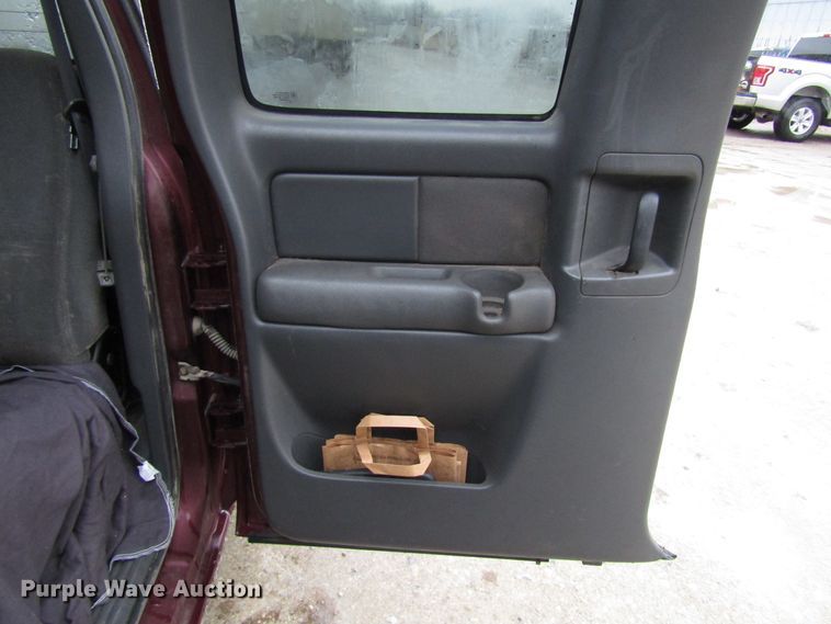 image for item DH8379 2003 Chevrolet Silverado 1500 Ext. Cab pickup truck