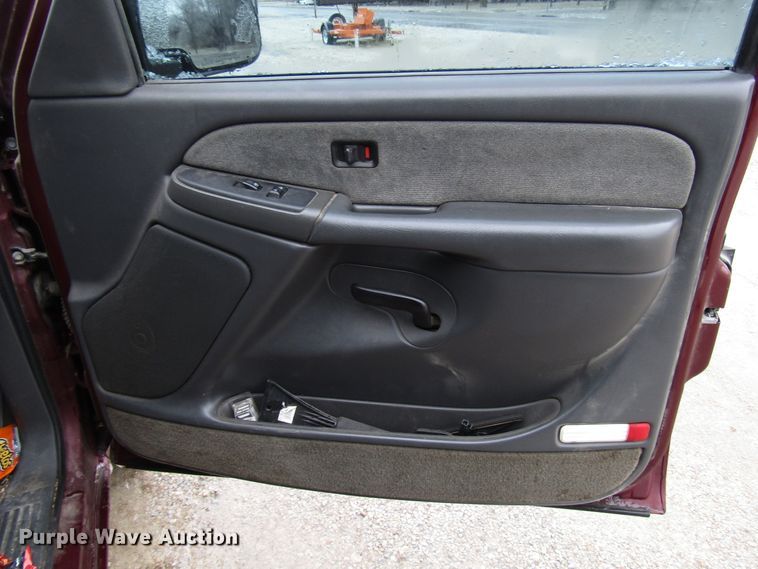 image for item DH8379 2003 Chevrolet Silverado 1500 Ext. Cab pickup truck