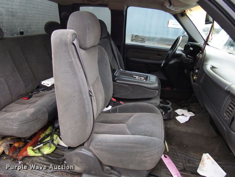 image for item DH8379 2003 Chevrolet Silverado 1500 Ext. Cab pickup truck