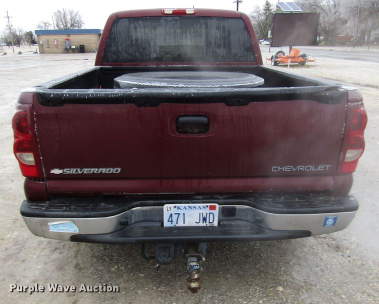 image for item DH8379 2003 Chevrolet Silverado 1500 Ext. Cab pickup truck