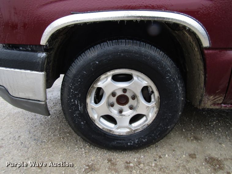 image for item DH8379 2003 Chevrolet Silverado 1500 Ext. Cab pickup truck