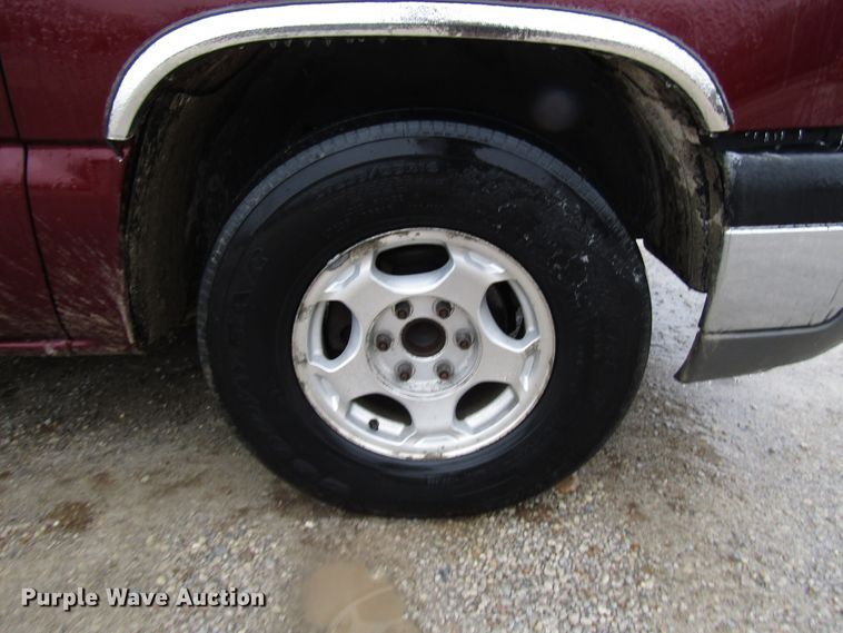 image for item DH8379 2003 Chevrolet Silverado 1500 Ext. Cab pickup truck