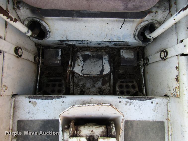 image for item DH8380 1989 Bobcat 843 skid steer