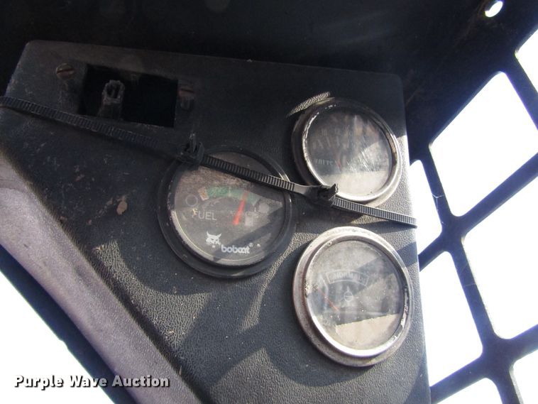 image for item DH8380 1989 Bobcat 843 skid steer