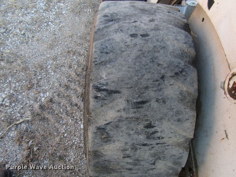 image for item DH8380 1989 Bobcat 843 skid steer