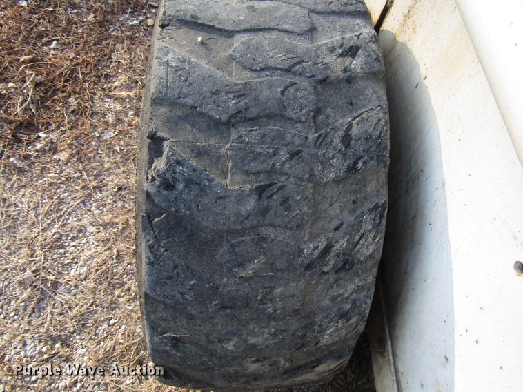 image for item DH8380 1989 Bobcat 843 skid steer