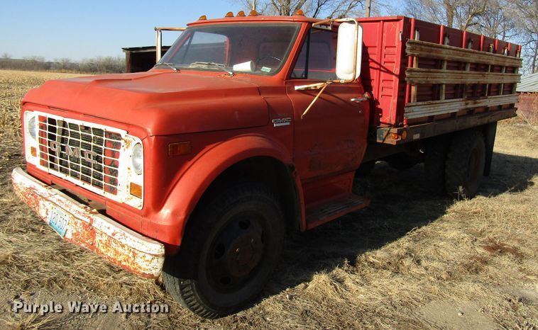 image for item DH8381 1970 GMC 5500 grain truck