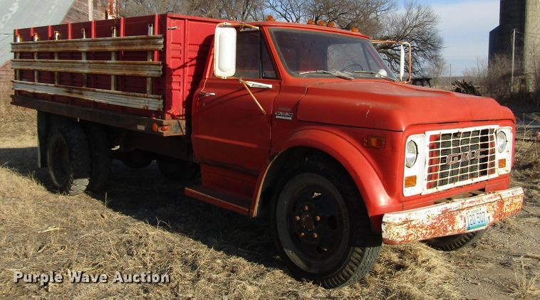 image for item DH8381 1970 GMC 5500 grain truck