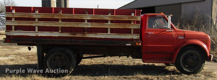 image for item DH8381 1970 GMC 5500 grain truck