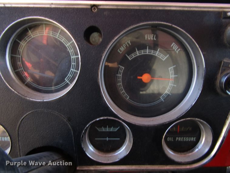 image for item DH8381 1970 GMC 5500 grain truck