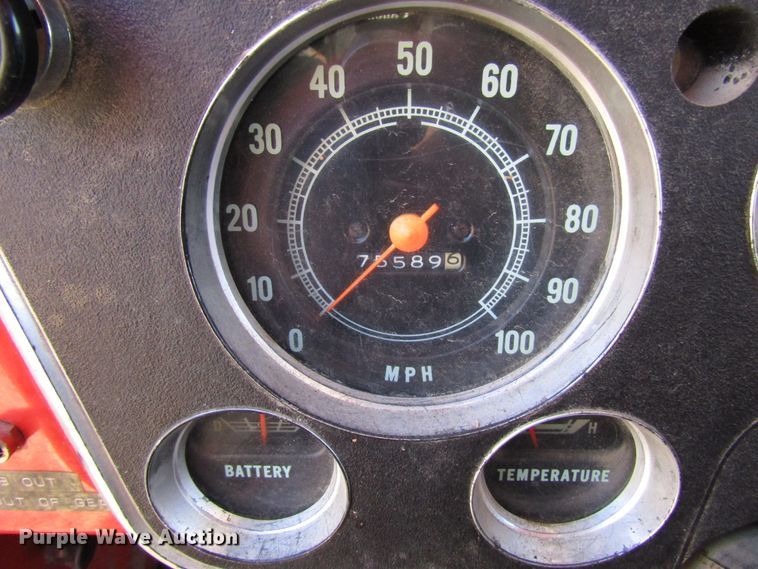 image for item DH8381 1970 GMC 5500 grain truck