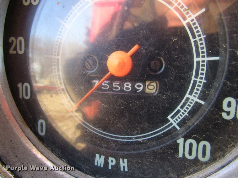 image for item DH8381 1970 GMC 5500 grain truck