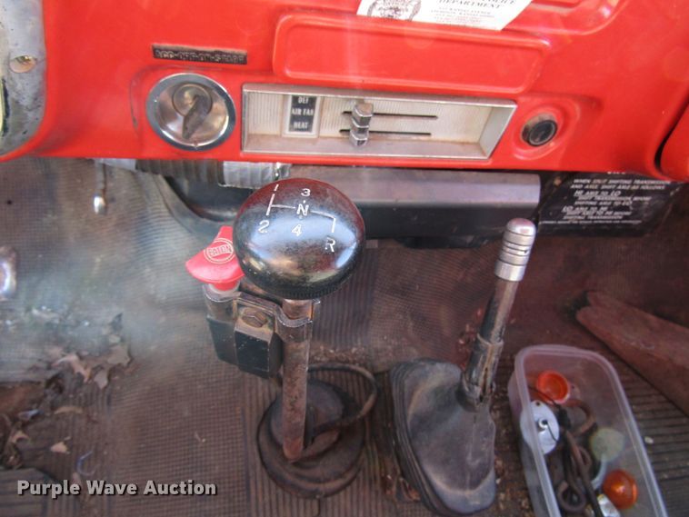 image for item DH8381 1970 GMC 5500 grain truck