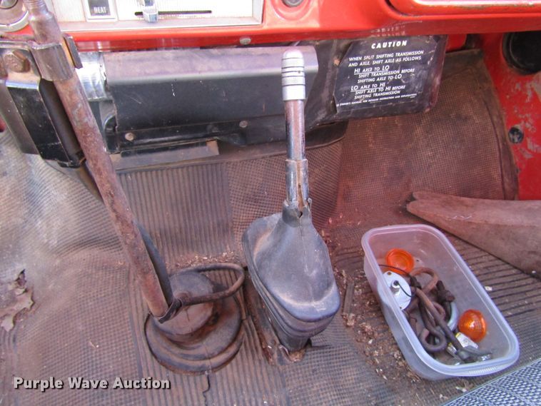 image for item DH8381 1970 GMC 5500 grain truck