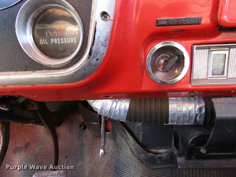 image for item DH8381 1970 GMC 5500 grain truck