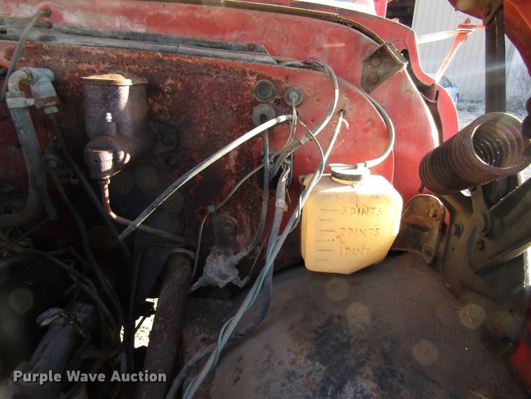 image for item DH8381 1970 GMC 5500 grain truck