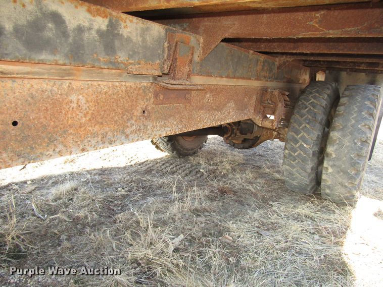 image for item DH8381 1970 GMC 5500 grain truck