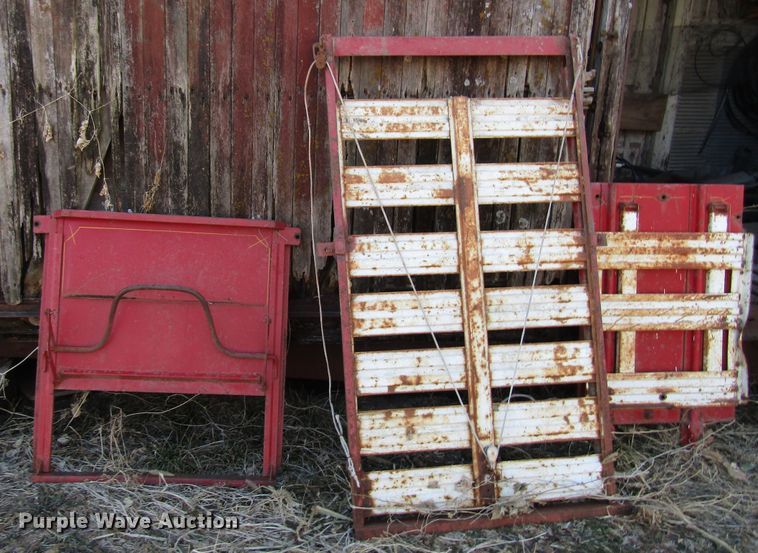 image for item DH8381 1970 GMC 5500 grain truck