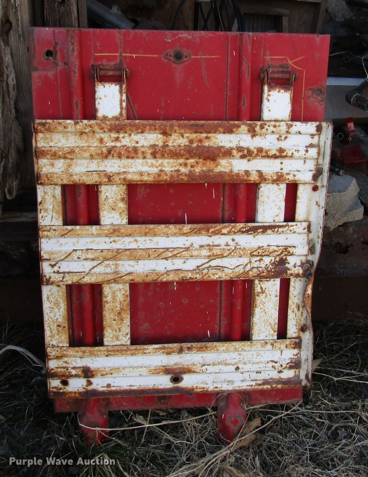 image for item DH8381 1970 GMC 5500 grain truck