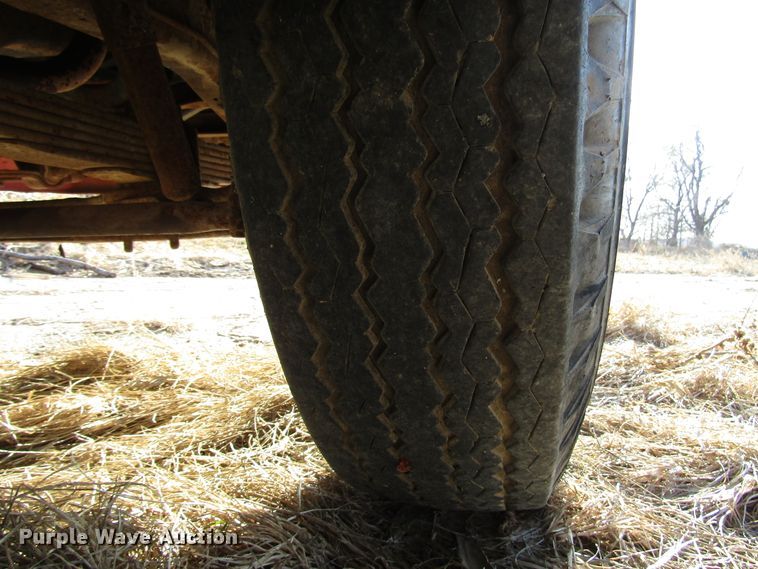 image for item DH8381 1970 GMC 5500 grain truck