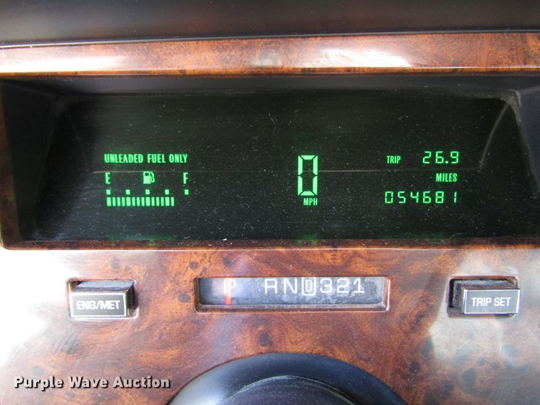 image for item DH8385 1996 Cadillac Fleetwood limousine