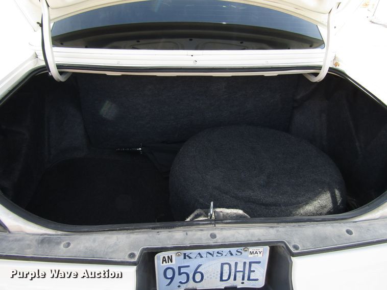 image for item DH8385 1996 Cadillac Fleetwood limousine